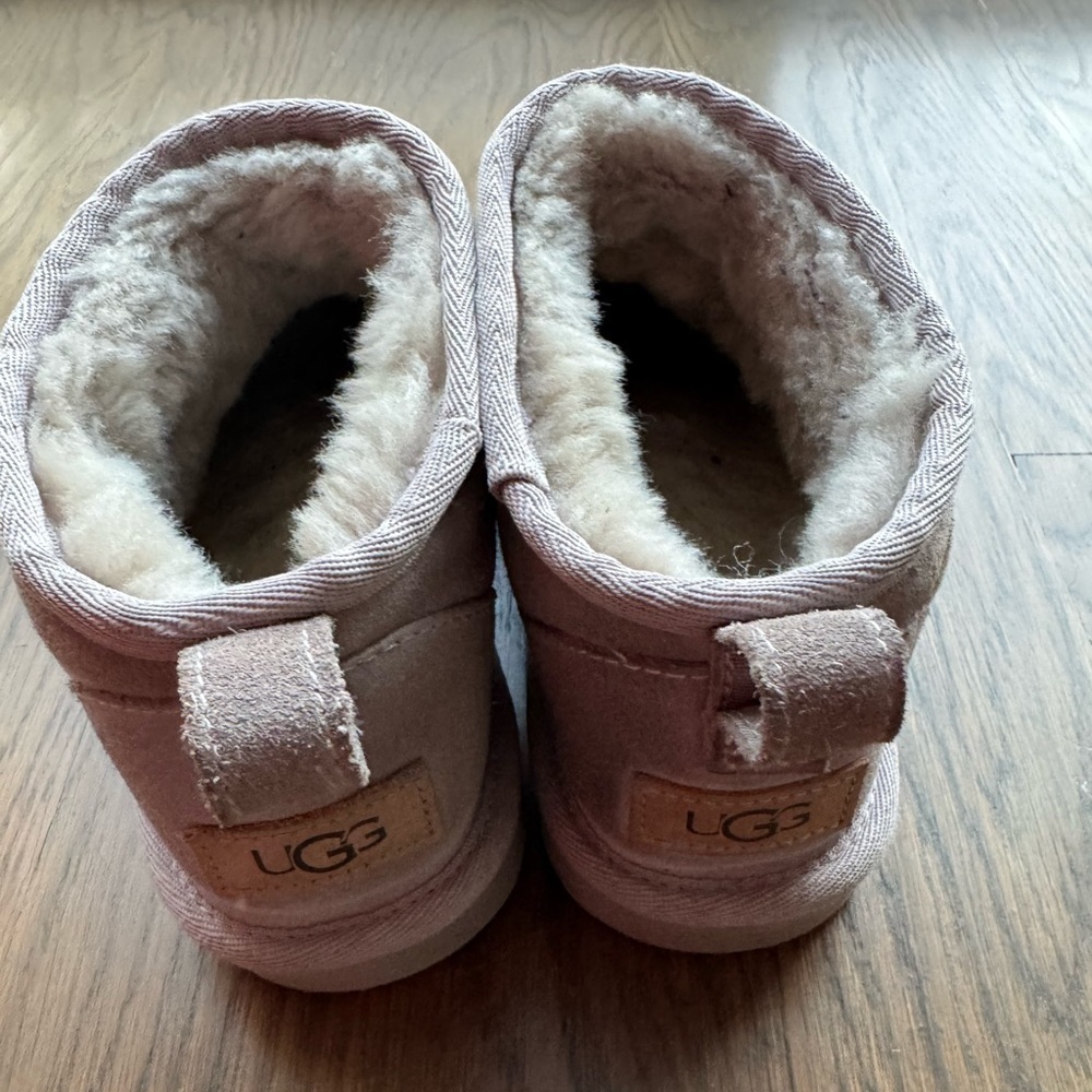 UGG Classic Ultra Mini Boots kids 5 lavender Suede Shearling Cozy Winter Slip-On - Picture 3 of 8
